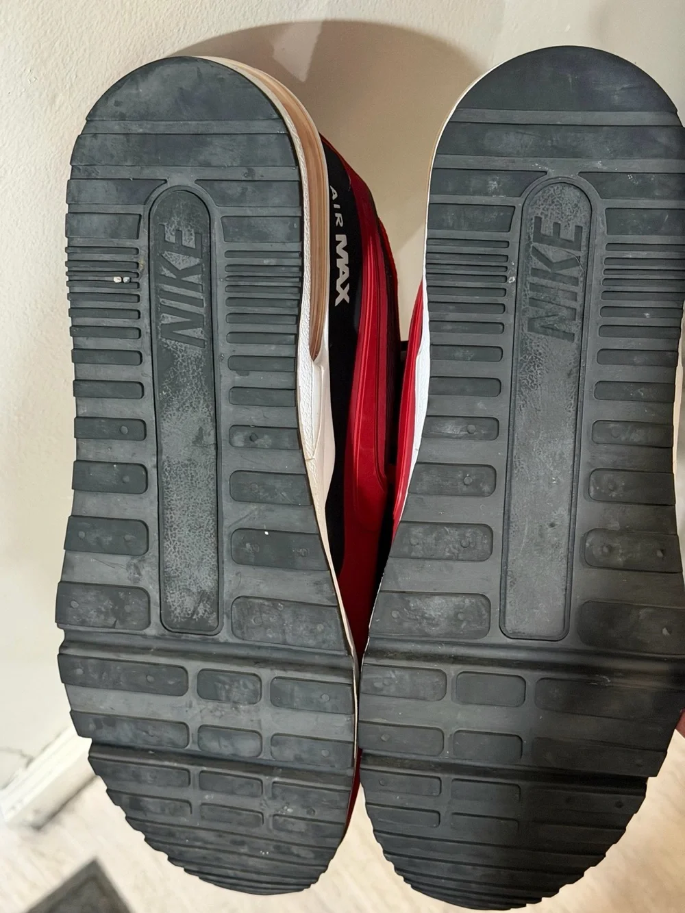Nike Men’s Red and Black Low-Top Sneakers
